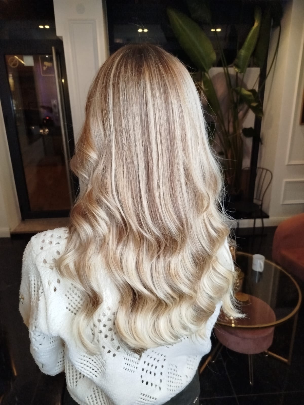 Prirodan kolor kose sa balayage efektom